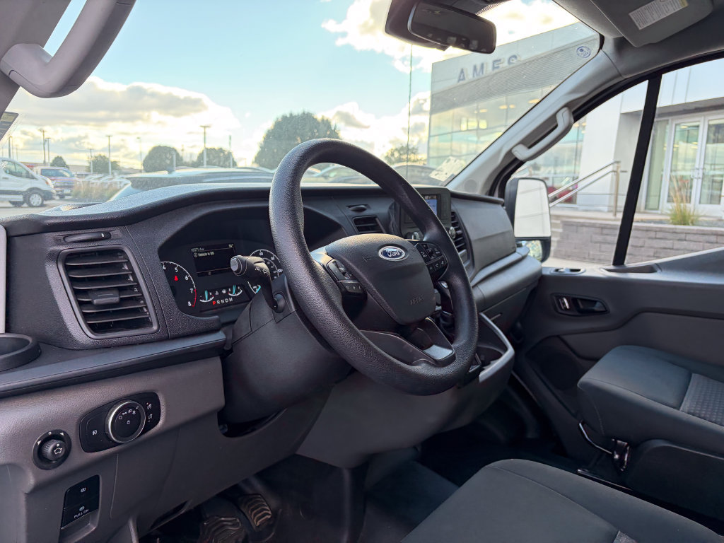 Certified 2025 Ford Transit 250 Low Roof w/ Exterior Upgrade Package RWD image 9