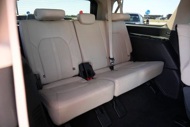 Certified 2024 Ford Expedition Max Platinum image 16