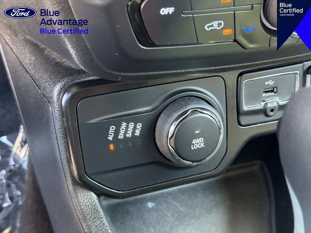 Used 2023 Jeep Renegade Latitude AWD/4WD image 32