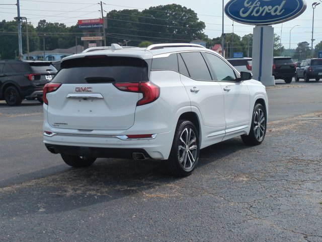 Used 2020 GMC Terrain Denali w/ Denali Premium Package FWD image 4