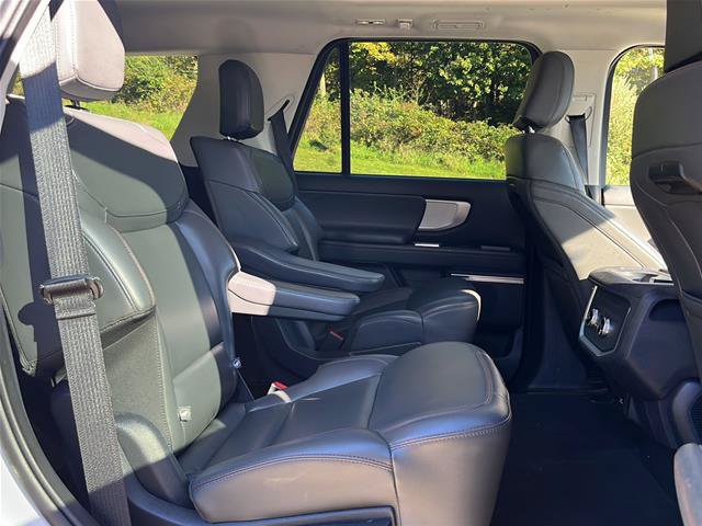 Certified 2025 Ford Expedition Active AWD/4WD image 23