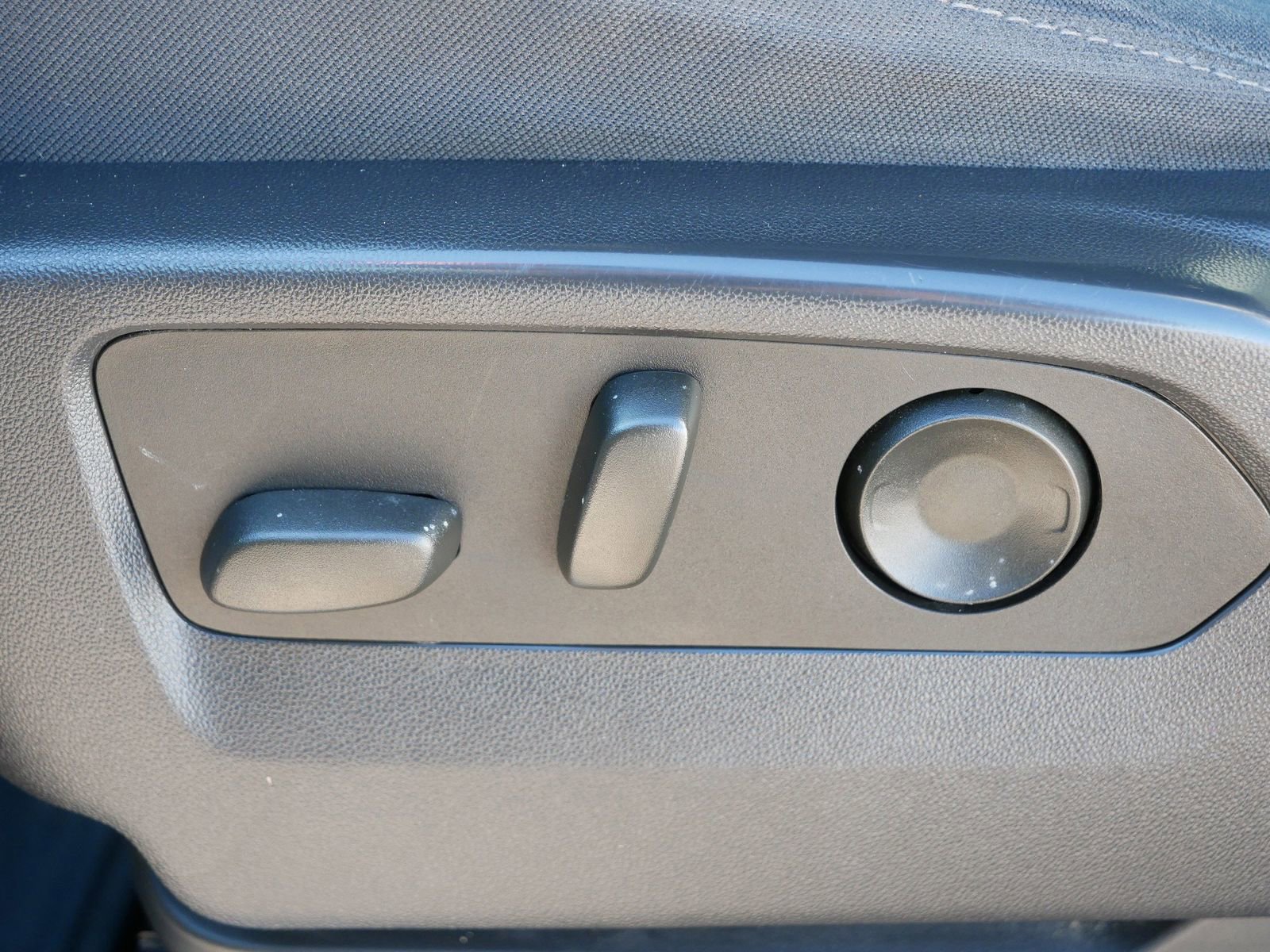 Used 2023 Chevrolet Silverado 1500 LT image 16