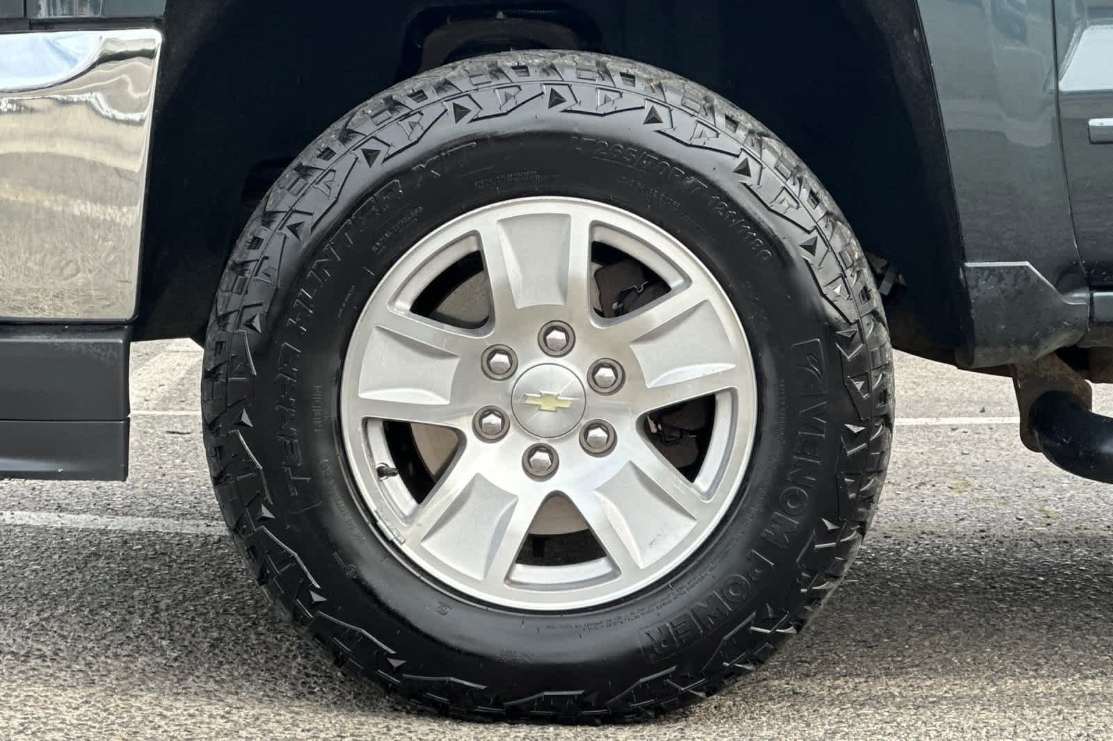 Used 2018 Chevrolet Silverado 1500 LT w/ All Star Edition image 25