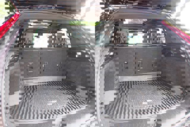 Used 2023 Cadillac XT4 Luxury w/ Cold Weather Package image 14