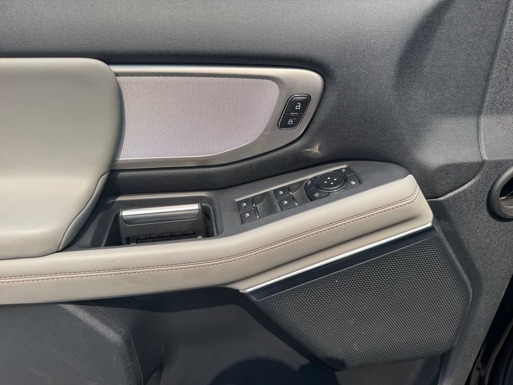Certified 2025 Ford Expedition Active AWD/4WD image 10