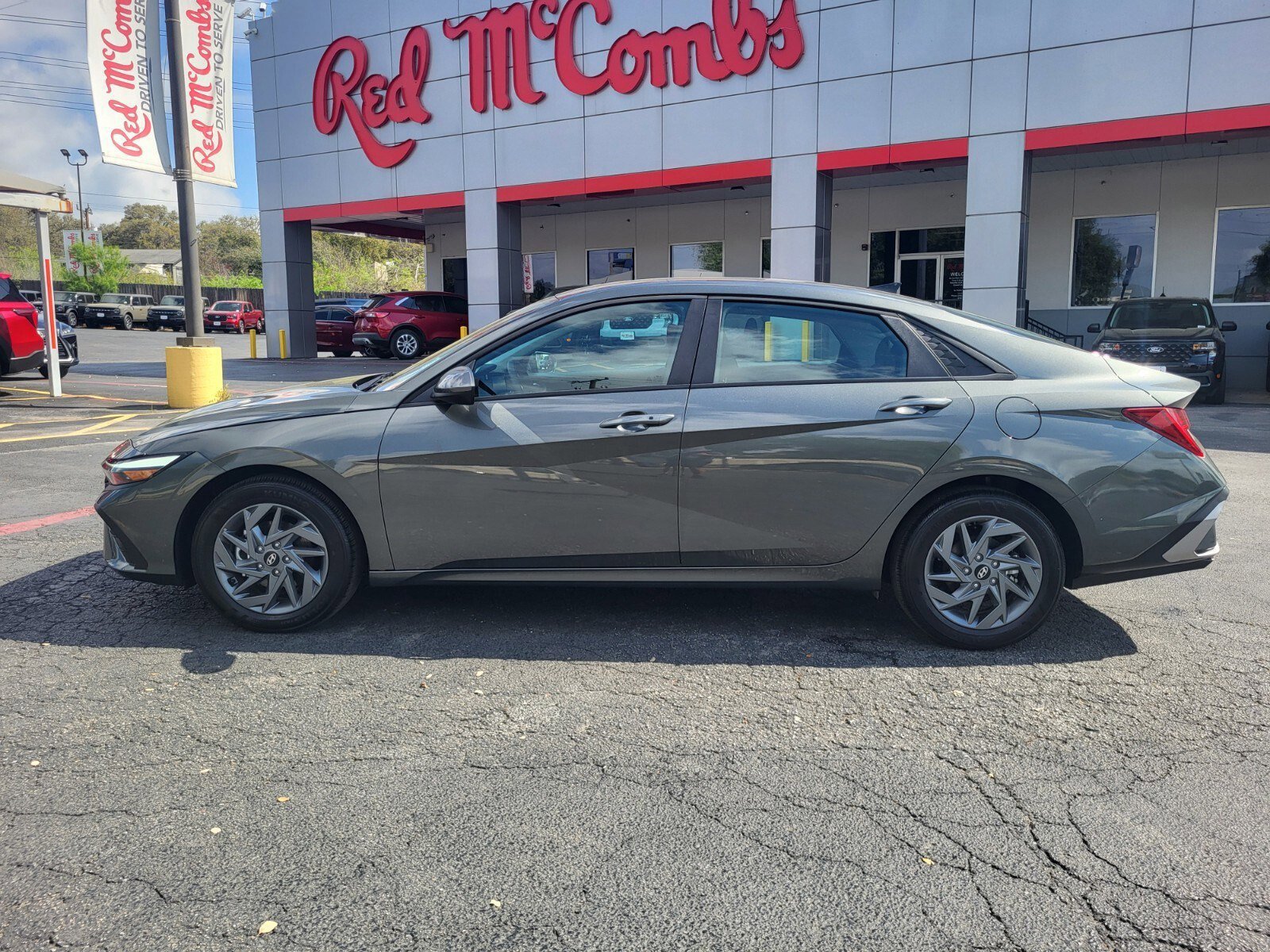 Used 2026 Hyundai Elantra Blue image 6