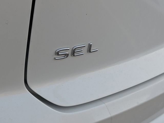 Used 2024 Volkswagen Atlas Cross Sport SEL R-Line AWD/4WD image 13