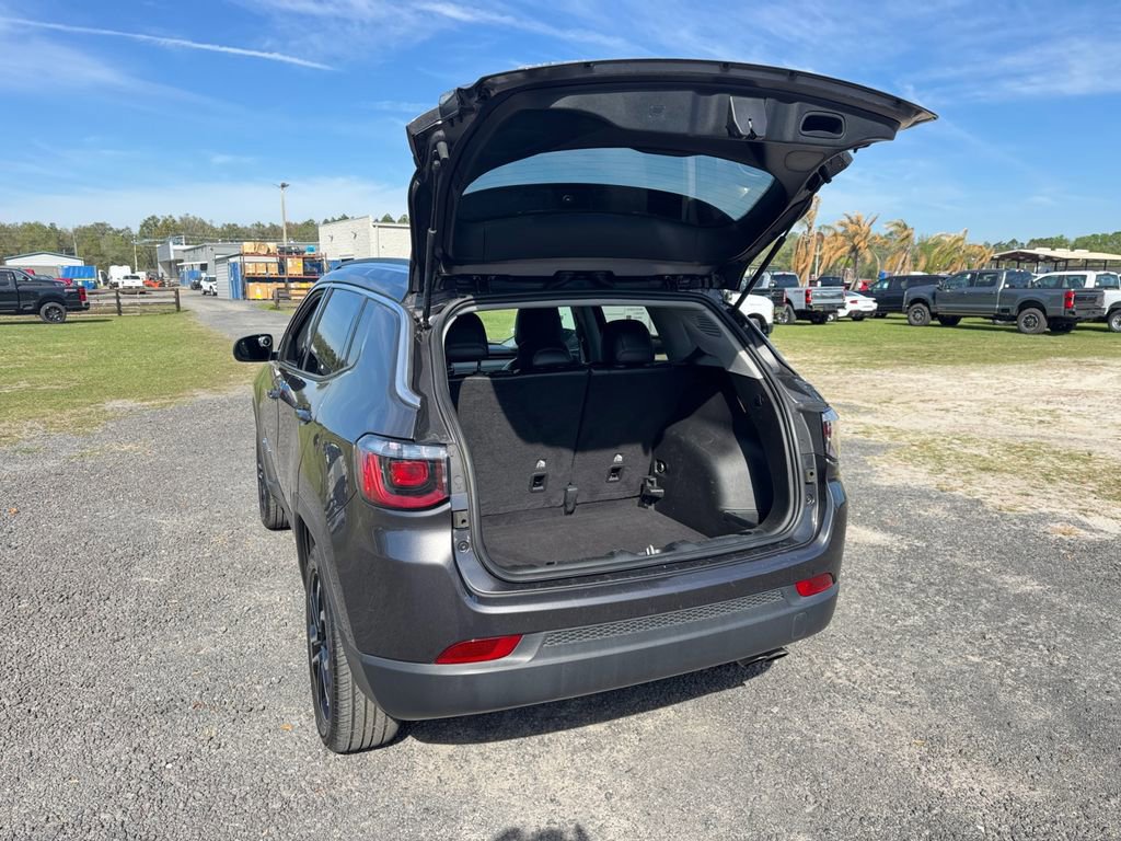 Used 2022 Jeep Compass Limited image 4