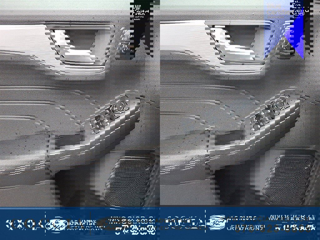 Certified 2023 Ford Escape Platinum w/ Class II Trailer Tow Package image 12