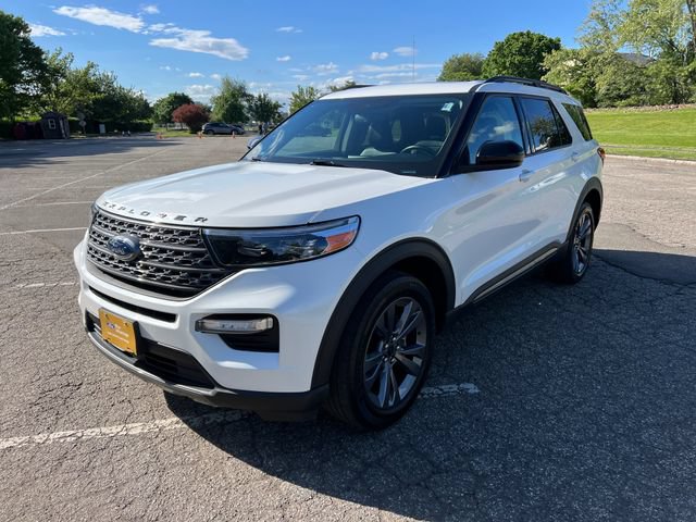 Certified 2023 Ford Explorer XLT w/ Equipment Group 202A AWD/4WD image 5