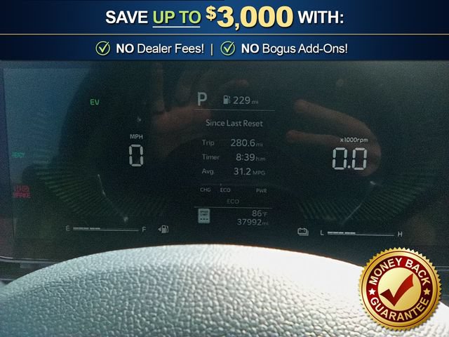Used 2025 Kia Carnival EX FWD image 19