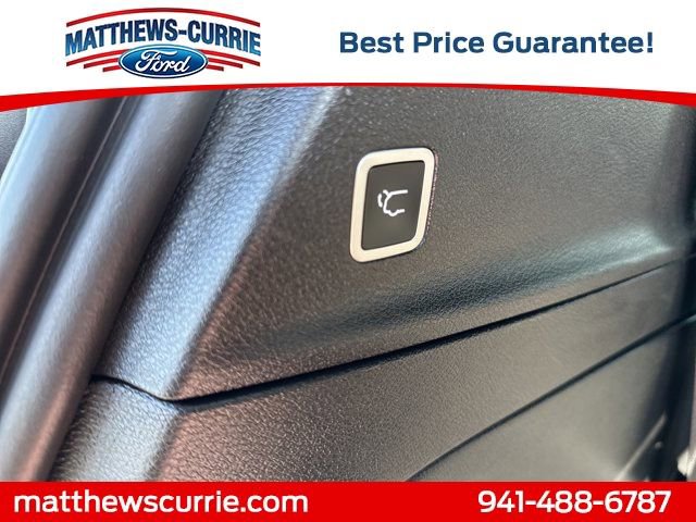 Used 2025 Chrysler Pacifica Limited image 15