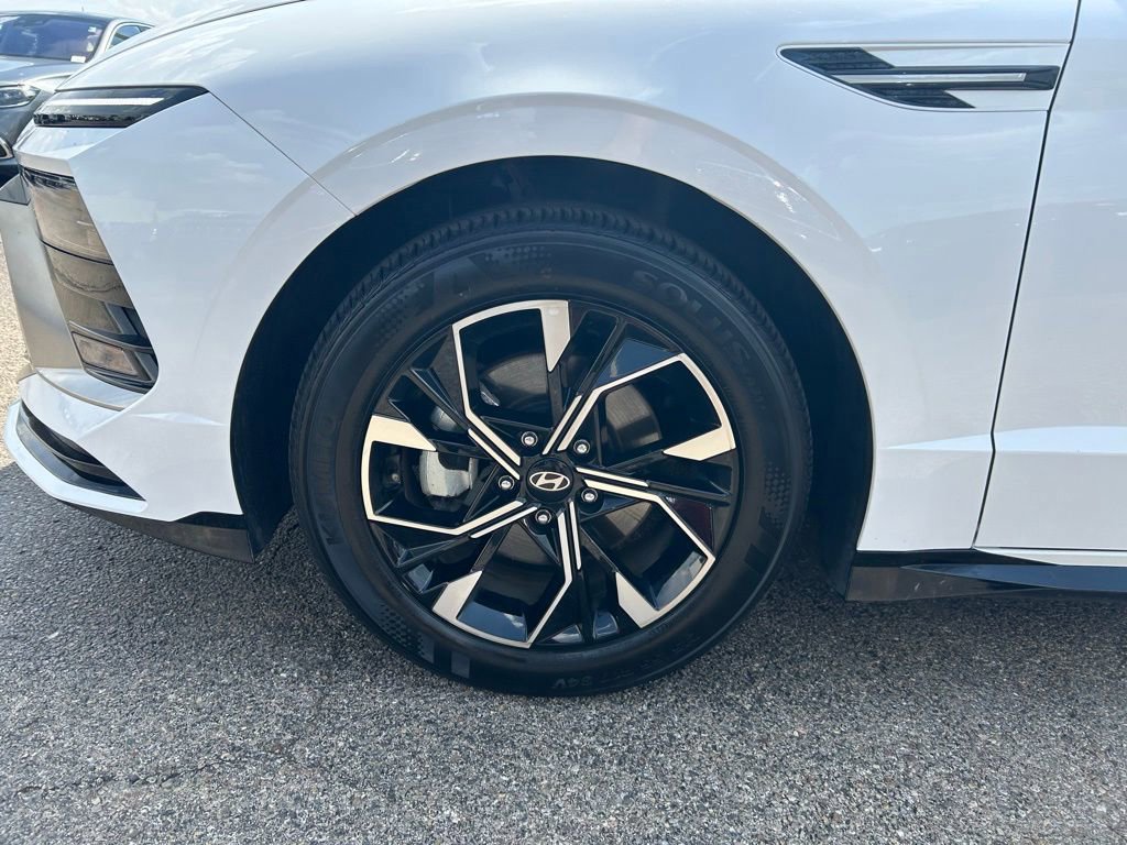 Used 2025 Hyundai Sonata SEL FWD image 12