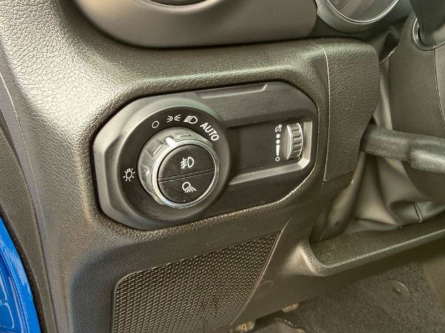 Used 2023 Jeep Gladiator Sport AWD/4WD image 34