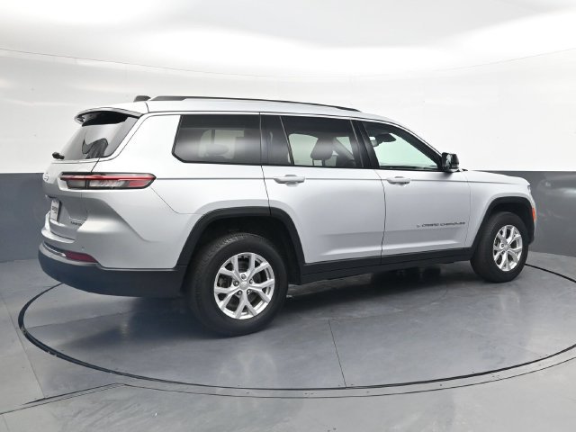 Used 2023 Jeep Grand Cherokee L Limited AWD/4WD image 10