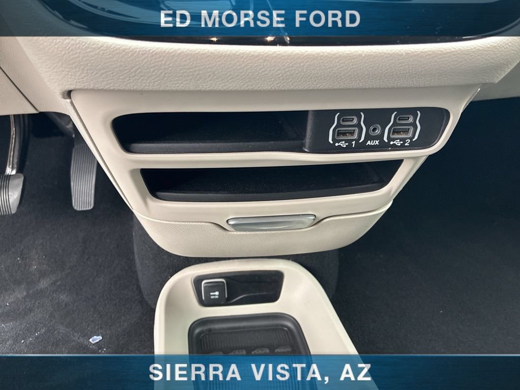 Used 2024 Chrysler Pacifica Touring-L FWD image 41