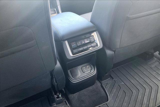 Used 2024 Subaru Ascent Premium AWD/4WD image 34