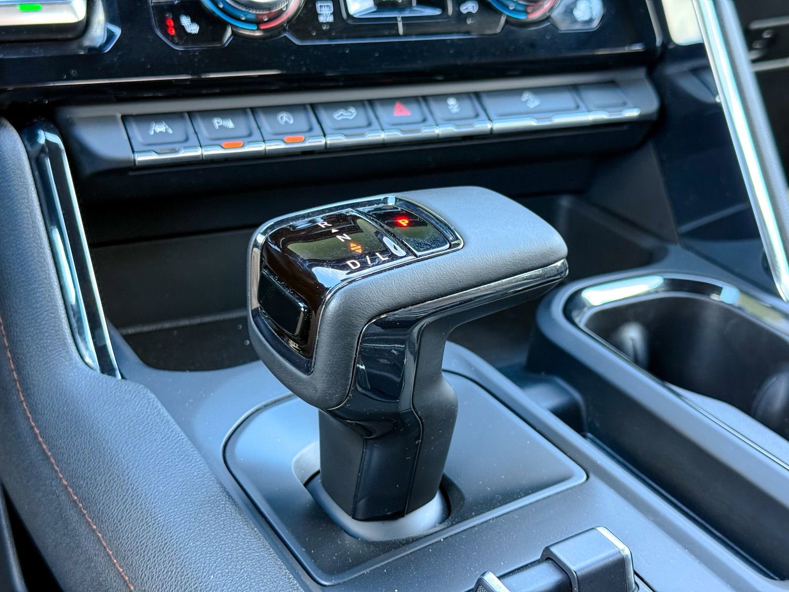 Used 2024 GMC Sierra 1500 AT4 w/ Technology Package image 28