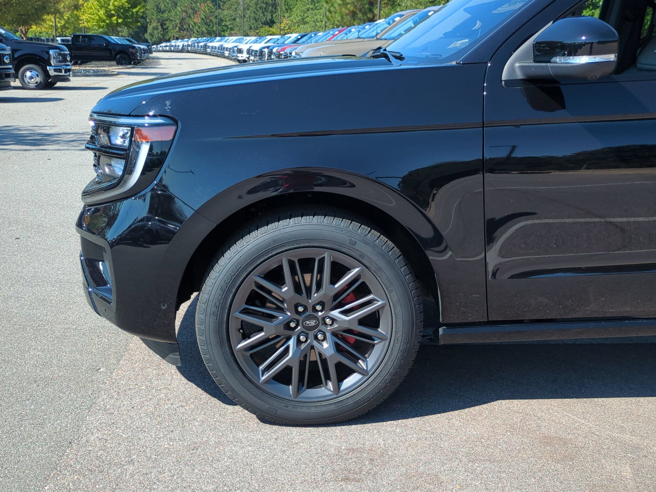 Certified 2025 Ford Expedition Platinum w/ Stealth Performance Package AWD/4WD image 11