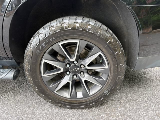 Used 2022 Chevrolet Tahoe Z71 w/ Z71 Off-Road Package AWD/4WD image 22
