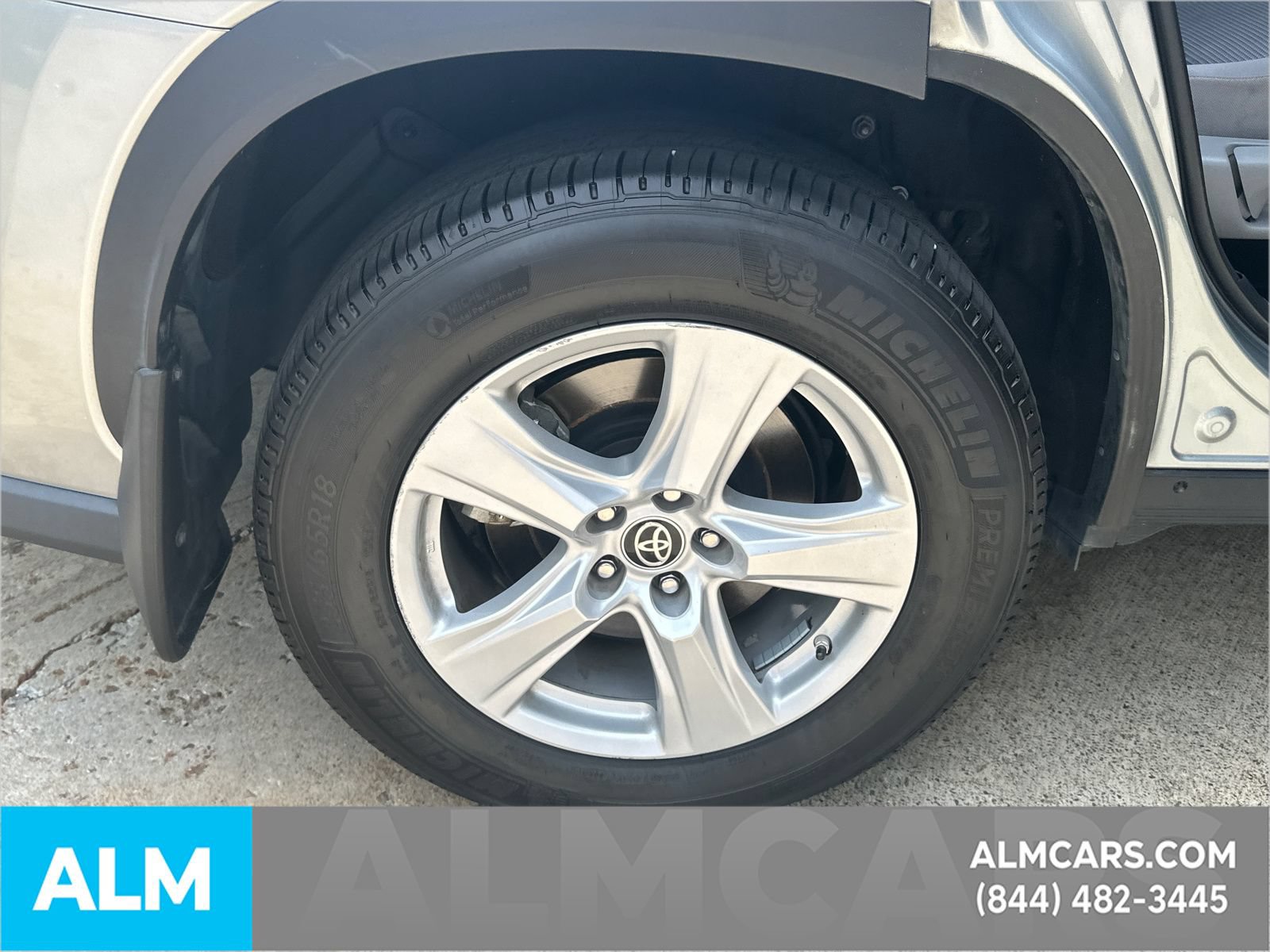 Used 2021 Toyota Highlander L AWD/4WD image 20