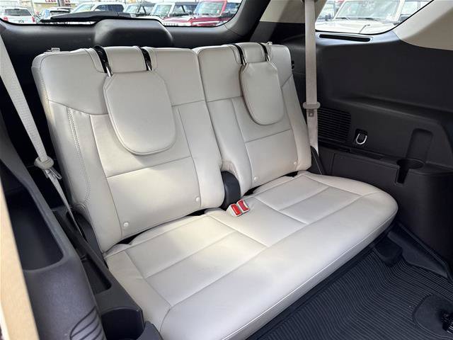 Certified 2023 Ford Explorer Platinum w/ Technology Package AWD/4WD image 24