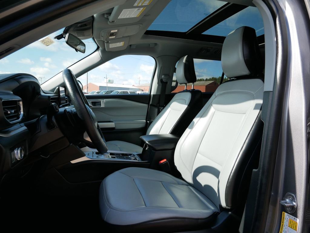 Certified 2021 Ford Explorer XLT w/ Equipment Group 202A image 16