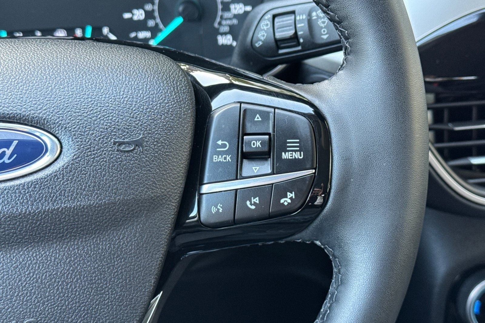Certified 2022 Ford Escape SE w/ SE Sport Appearance Package AWD/4WD image 38