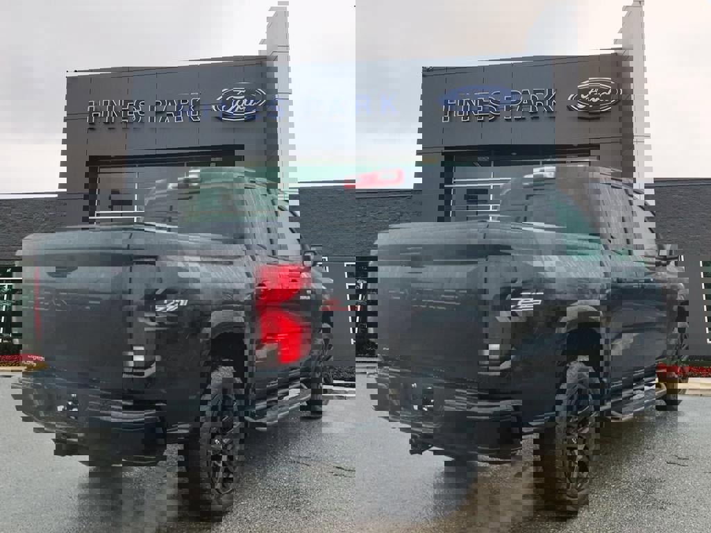 Used 2025 Chevrolet Colorado Z71 w/ Technology Package image 5