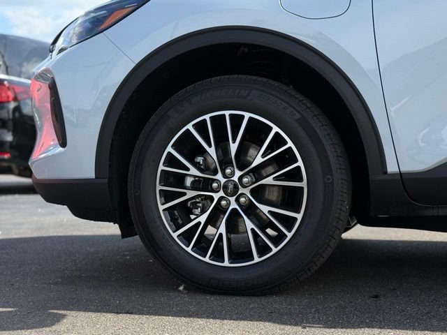 Certified 2026 Ford Escape SE w/ Class II Trailer Tow Package FWD image 50