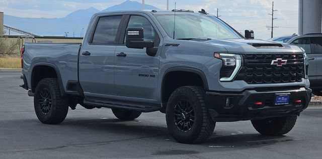 Used 2025 Chevrolet Silverado 2500 ZR2 w/ Technology Package AWD/4WD image 7