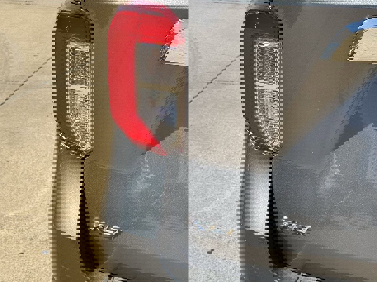 Certified 2024 Ford Explorer XLT image 7