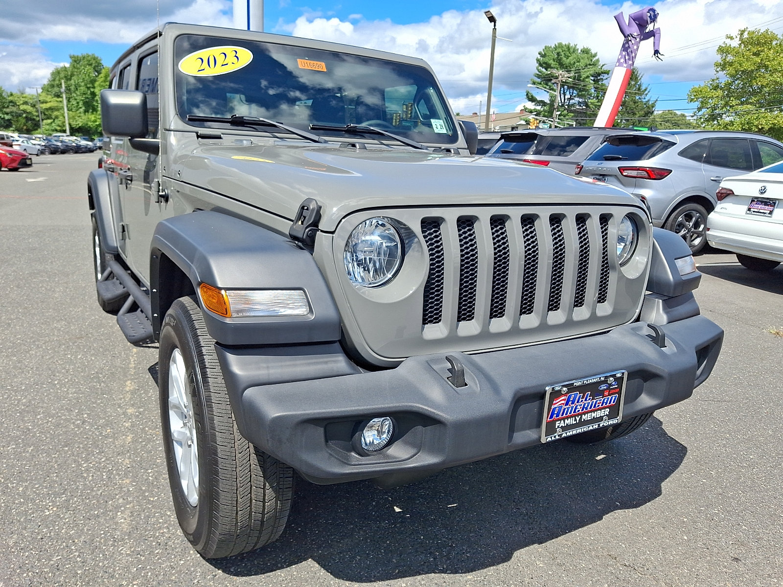 Used 2023 Jeep Wrangler Unlimited Sport AWD/4WD image 2