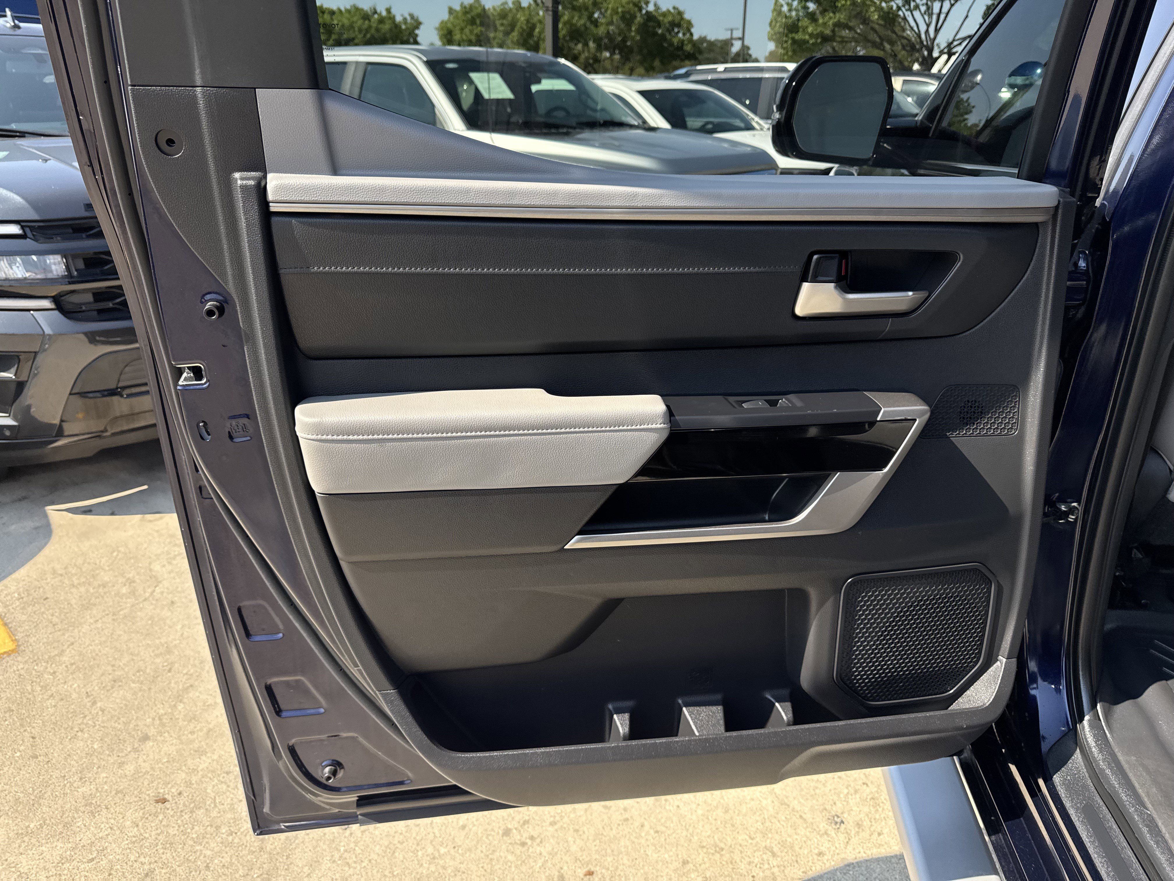 Used 2023 Toyota Tundra Limited image 16