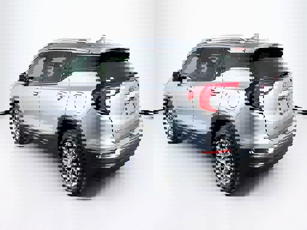 Used 2023 GMC Terrain SLT image 3