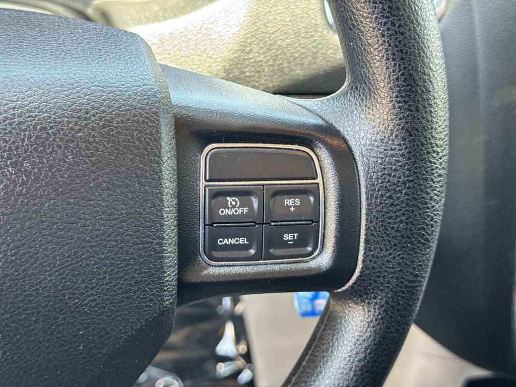 Used 2018 Dodge Grand Caravan SE w/ UConnect Hands-Free Group FWD image 11