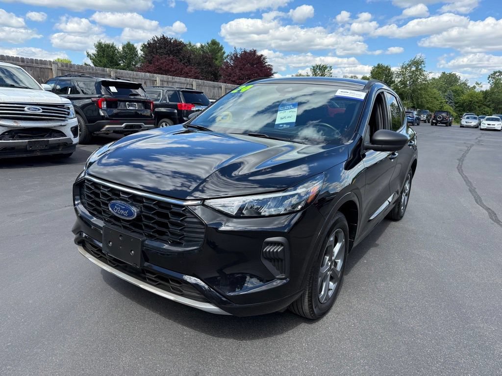 Certified 2024 Ford Escape ST-Line w/ Tech Pack #1 AWD/4WD image 5