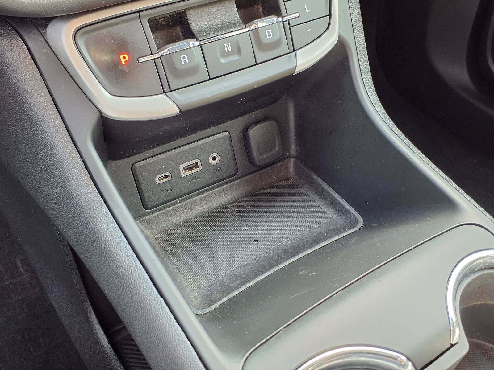 Used 2023 GMC Terrain SLE w/ Driver Convenience Package FWD image 8
