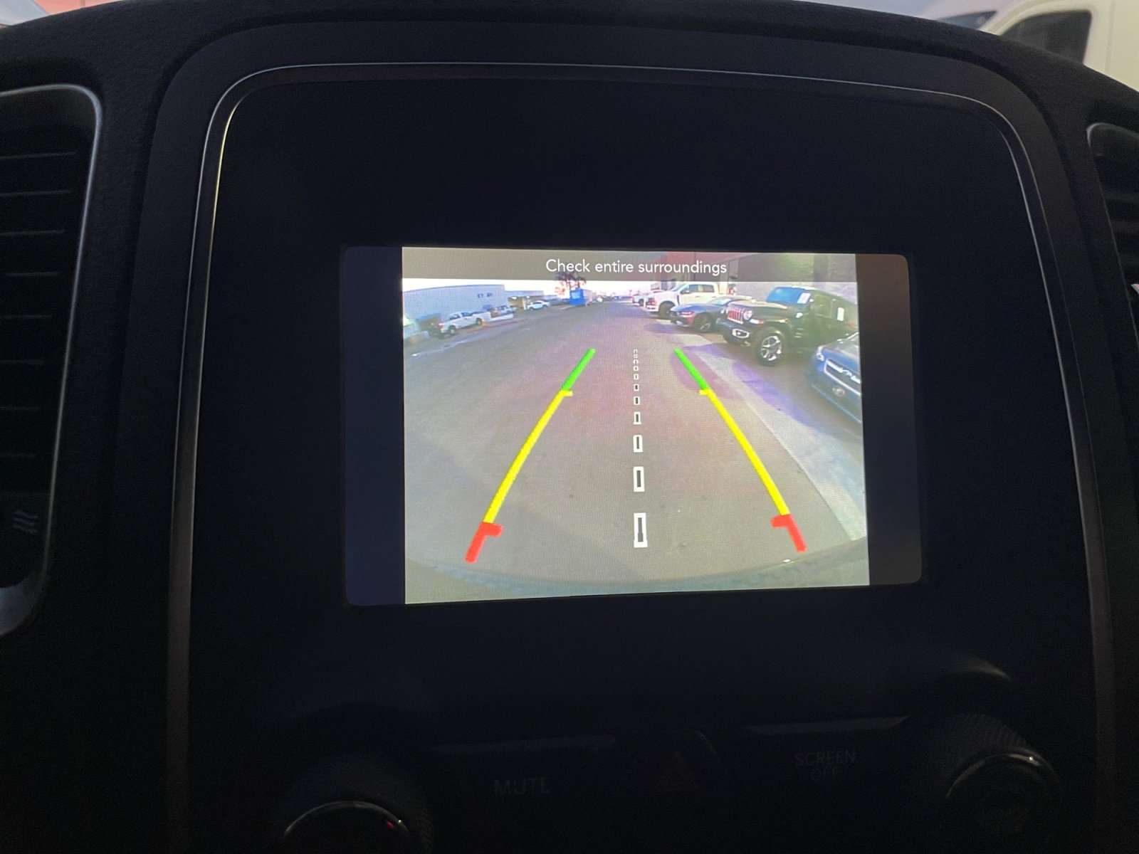 Used 2020 Dodge Durango SXT image 25