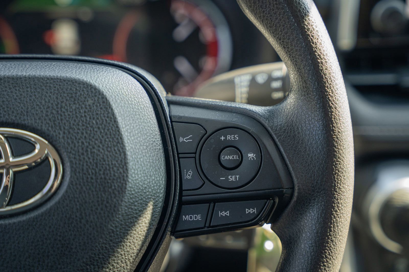 Used 2023 Toyota RAV4 LE FWD image 27