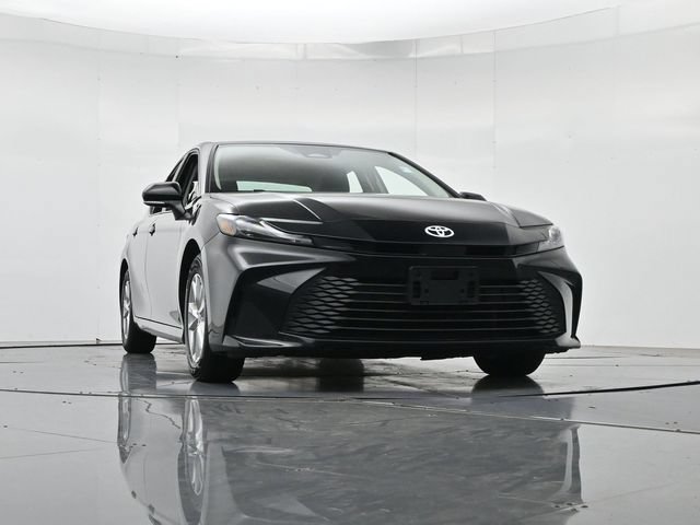 Used 2025 Toyota Camry LE FWD image 34