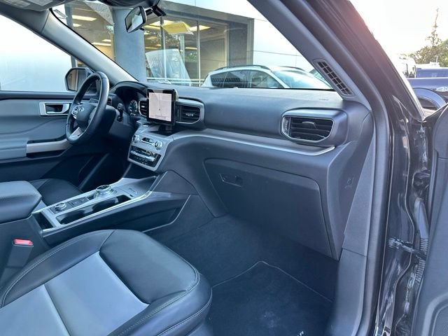 Certified 2023 Ford Explorer XLT w/ Equipment Group 202A AWD/4WD image 61