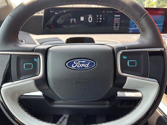 Certified 2025 Ford Expedition Platinum w/ Driver's Package AWD/4WD image 26
