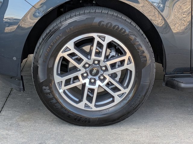 Certified 2025 Ford Expedition Active image 11