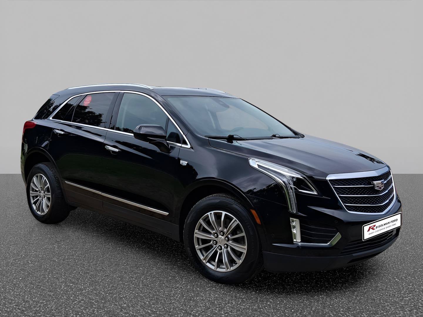 Used 2019 Cadillac XT5 Premium Luxury w/ Driver Assist Package FWD image 2