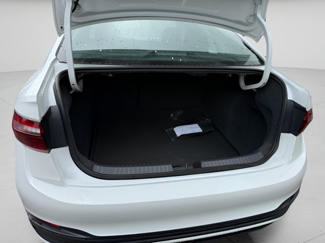 Used 2024 Volkswagen Jetta SE w/ Panoramic Sunroof Package FWD image 12