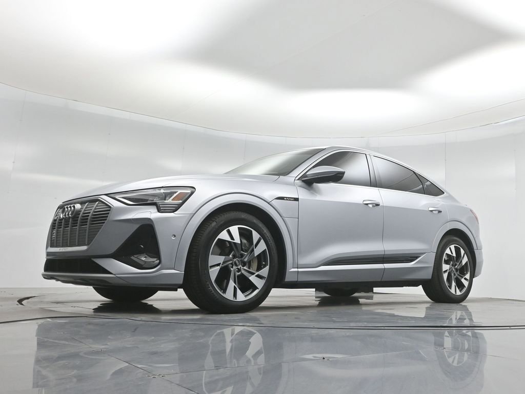 Used 2022 Audi e-tron Premium Plus image 47