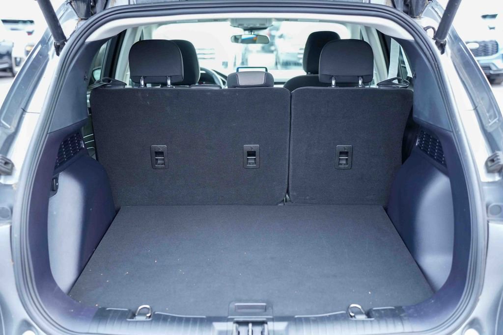 Certified 2022 Ford Escape SE w/ SE Sport Appearance Package image 9