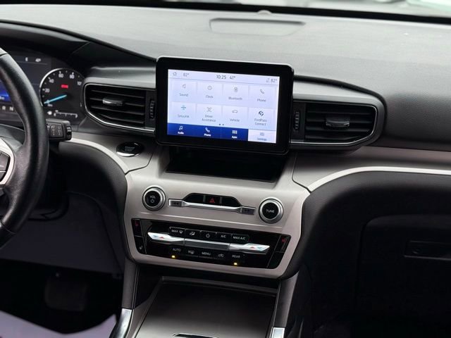 Certified 2023 Ford Explorer XLT w/ Equipment Group 202A image 24