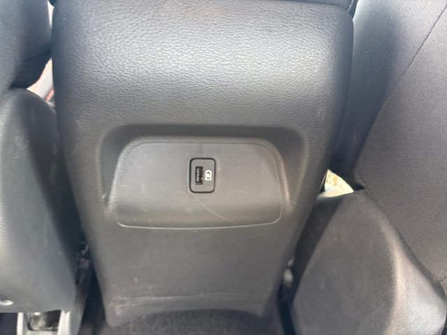 Used 2022 Nissan Sentra SR w/ Electronics Package FWD image 32